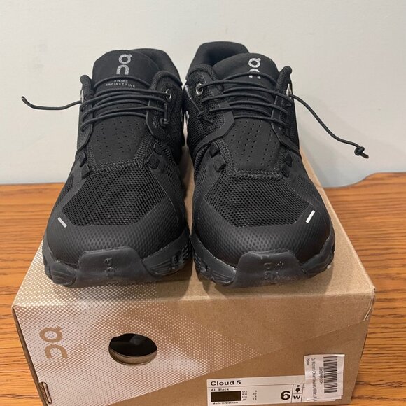 On Running Cloud 5 Women's Size 6 US Black - Picture 2 of 7